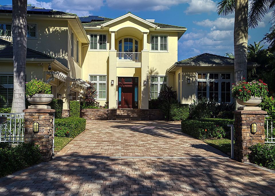 1st image of 223 Robin Dr