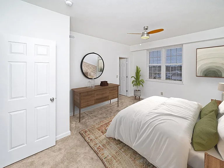 Limestone Creek Apartment Homes — Photo 11