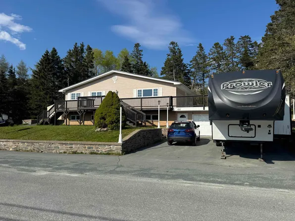 44 Lahey Dr, Halifax, NS B2Z 1R2