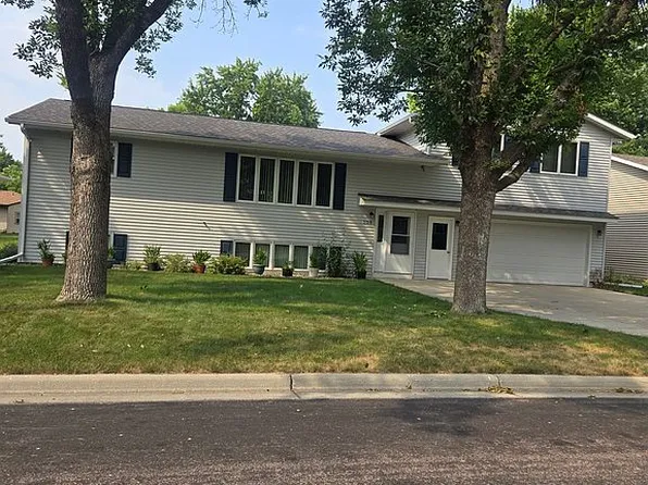 108 Donita Ave, Marshall, MN 56258