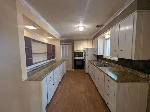 390 23rd St, Batesville, AR 72501