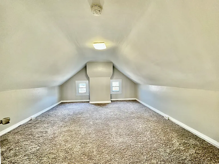 3210 Harford Rd — Photo 40