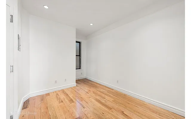 Rented by Douglas Elliman | media 16