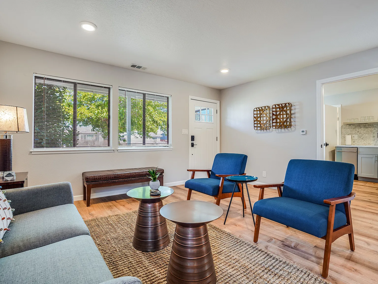 2 bed, 1250 sqft, $3,550 — Photo 2