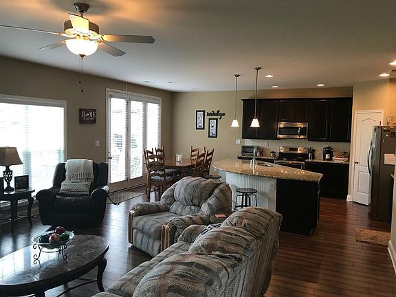 2nd image of 884 Sugarbush Trl