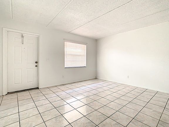 5th image of 714 Michigan Ct APT 4