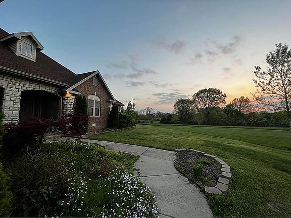 3rd image of 9140 Oak Way Dr
