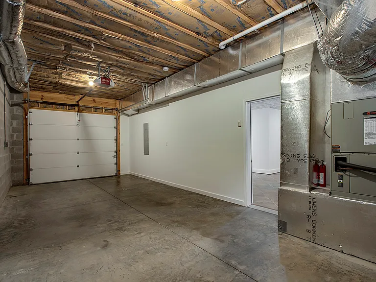 111 Daleyuhski Way — Photo 23