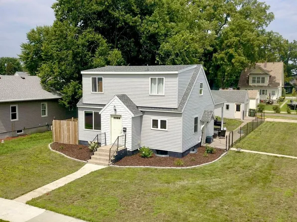 521 E 5th St, Redwood Falls, MN 56283