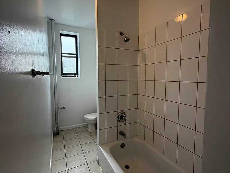140-33 34th Ave #4C — Photo 3