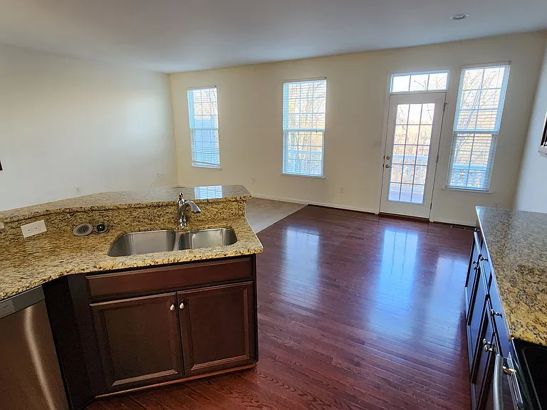 1280 Madison Ln — Photo 6