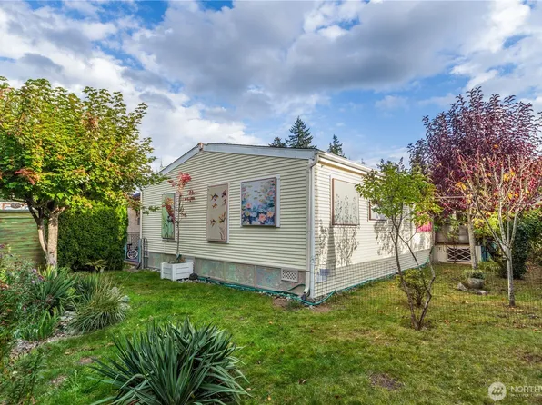 404 NE Saturn Lane, Bremerton, WA 98311