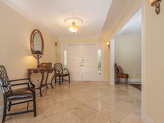 3rd image of 570 Ocean Blvd
