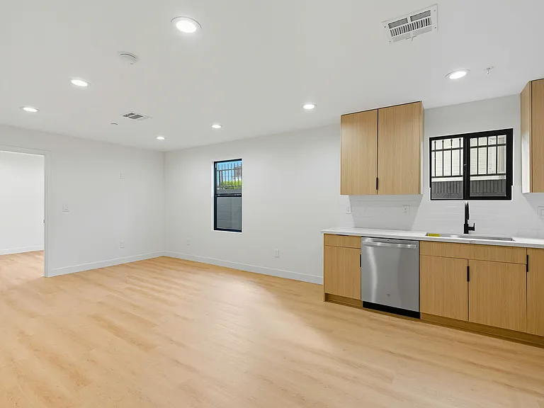 5512 S Manhattan Pl #5512 — Photo 14