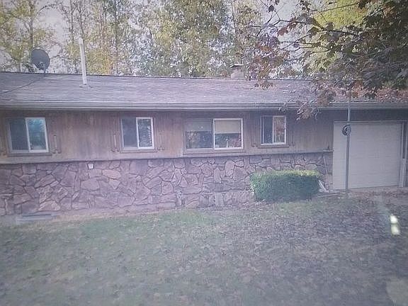3rd image of 290 River Dr