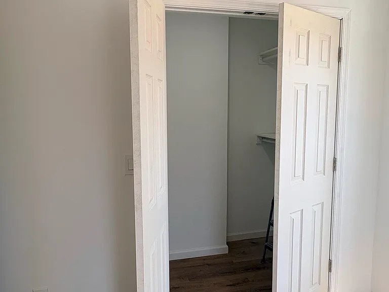 2401 Kensington Ave #1 — Photo 12