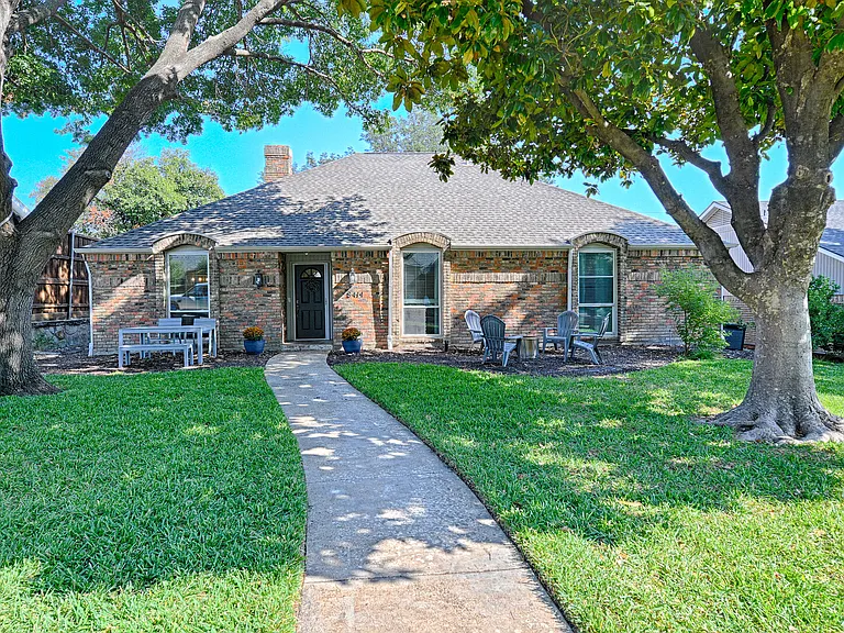 Flower Meadow Dr — Photo 2