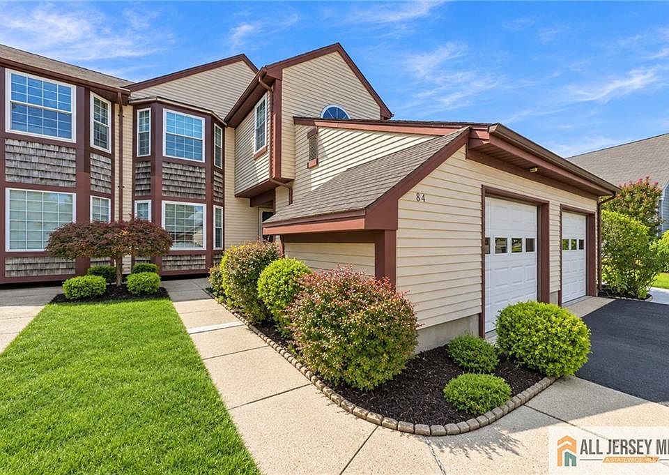 1st image of 8 Rothwell Dr