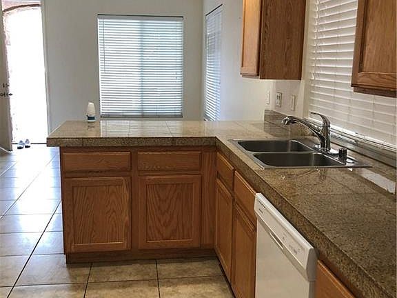 4th image of 1703 Bamboo Rain Ave #0