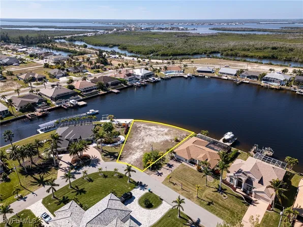 314 SW 38th Pl, Cape Coral, FL 33991