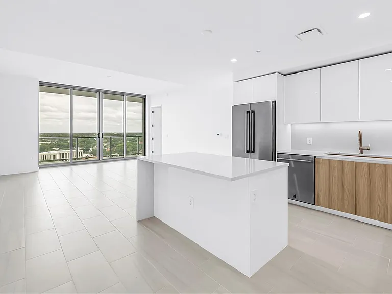 400 Central Ave #1608 — Photo 3