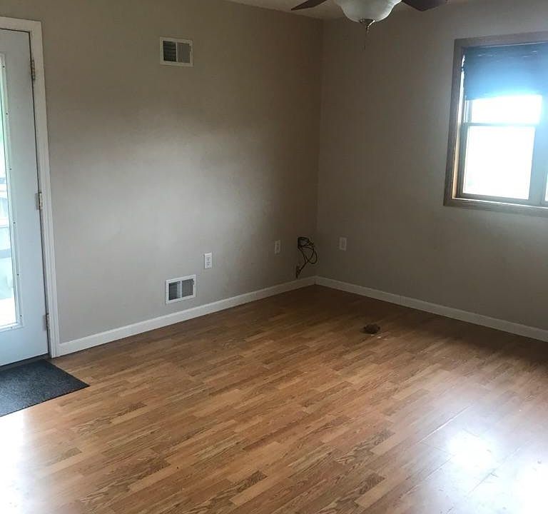 2nd image of 706 Frederick Ct