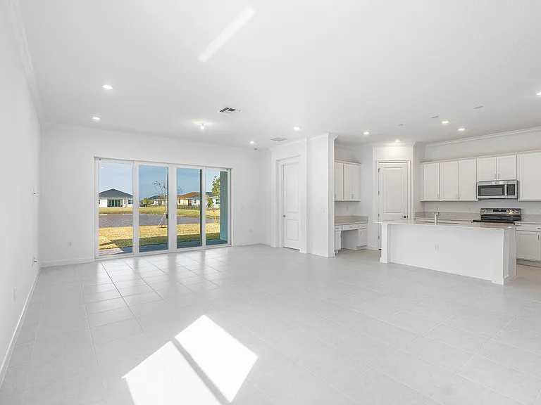 13885 SE Riversway St — Photo 7