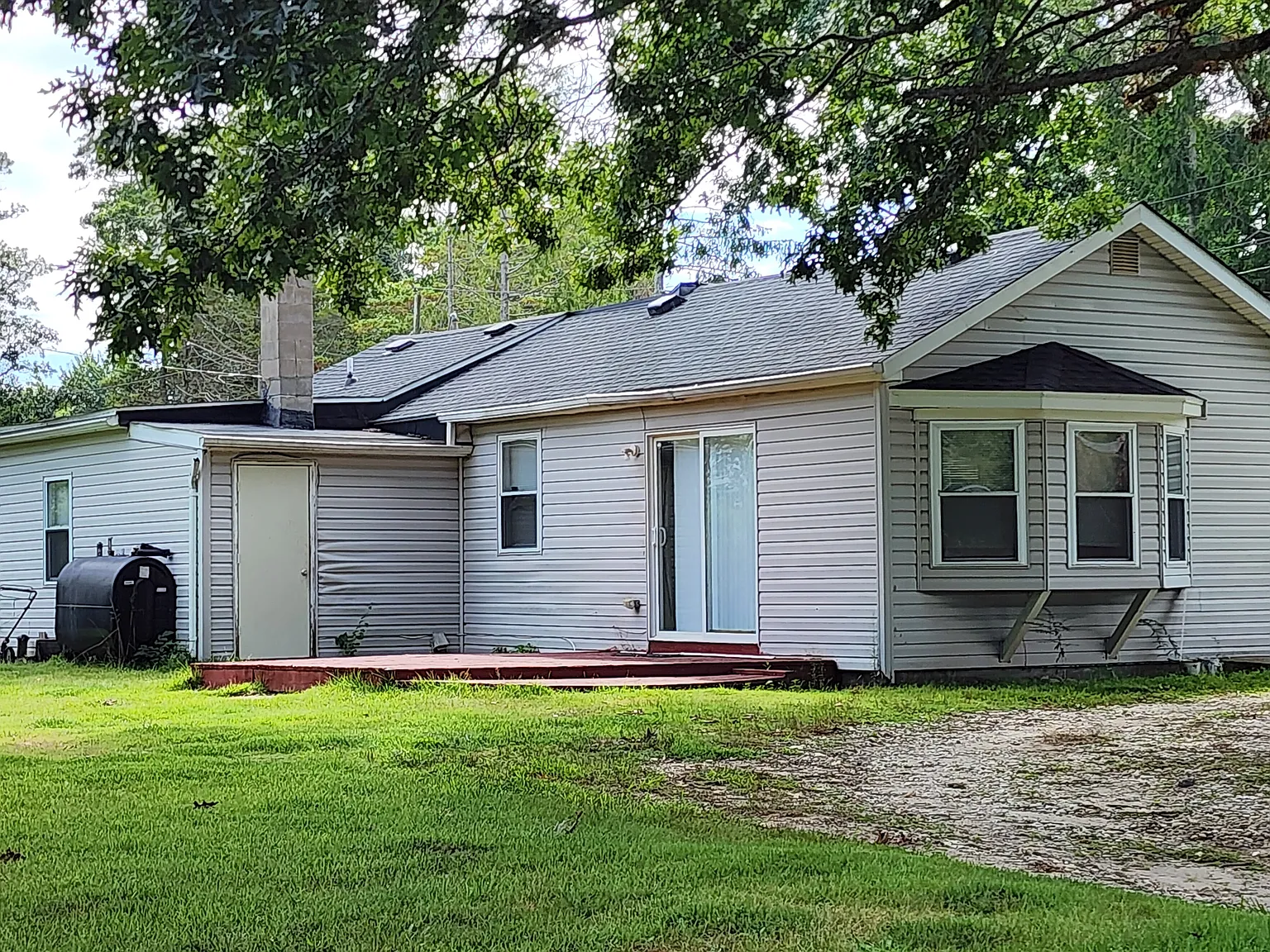 3 bed, $3,300 — Photo 2