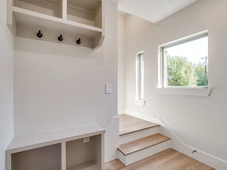 2820 Weisenberger St #102 — Photo 31