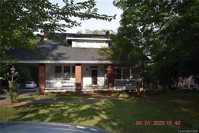 1st image of 1007 S Aspen St