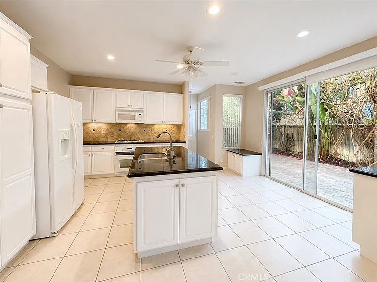 11625 Maynard Ave — Photo 5