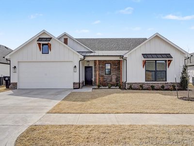 8998 E 163rd St S, Bixby, OK, 74008