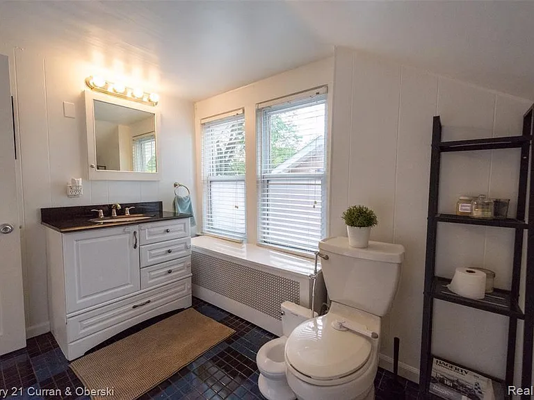 523 E Farnum Ave — Photo 18