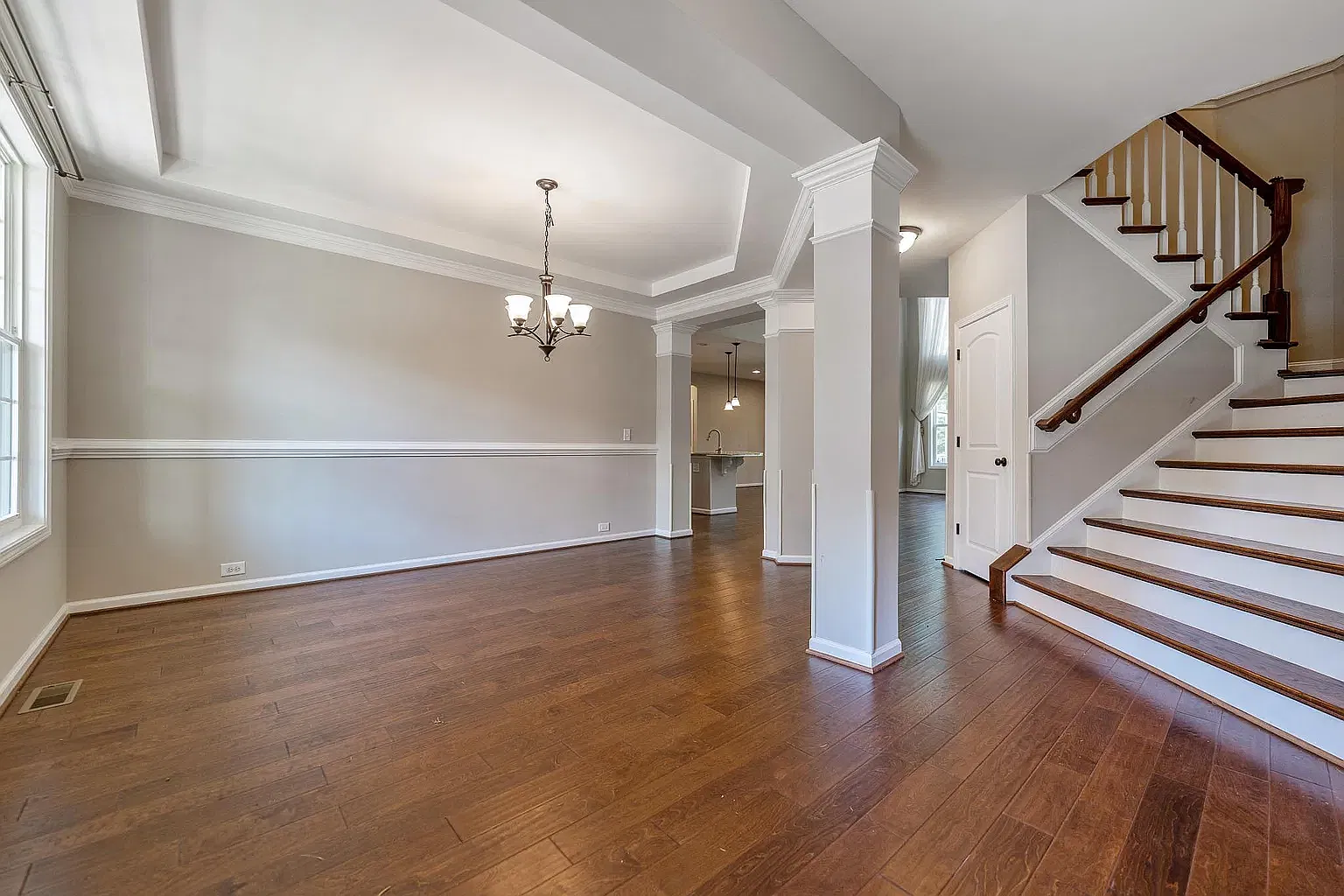 4 bed, 3.5 bath, 3309 sqft, $3,400 — Photo 2