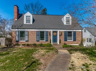 447 N Geyer Rd, Saint Louis, MO 63122