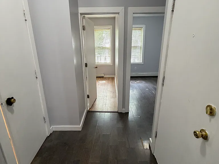 29 Bartholdi Ave #1A — Photo 4