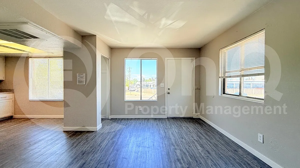 2 bed, 1.0 bath, 739 sqft, $1,000 — Photo 3
