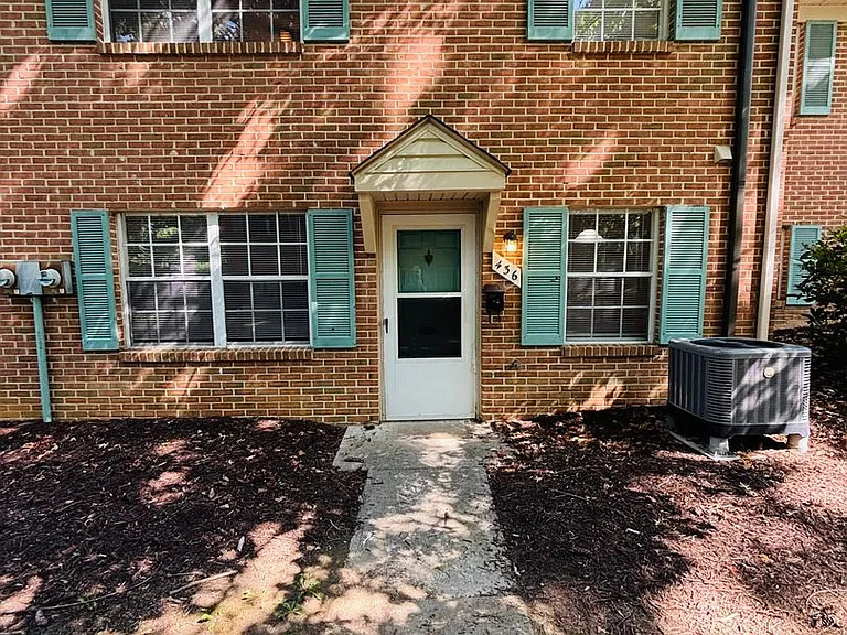 436 Marlington St — Photo 1