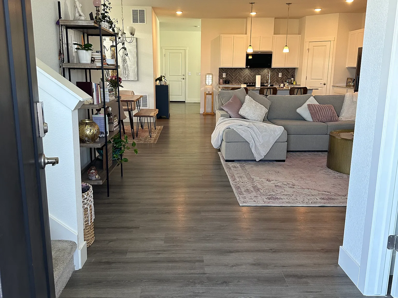 3 bed, 2.5 bath, 2385 sqft, $3,450 — Photo 2