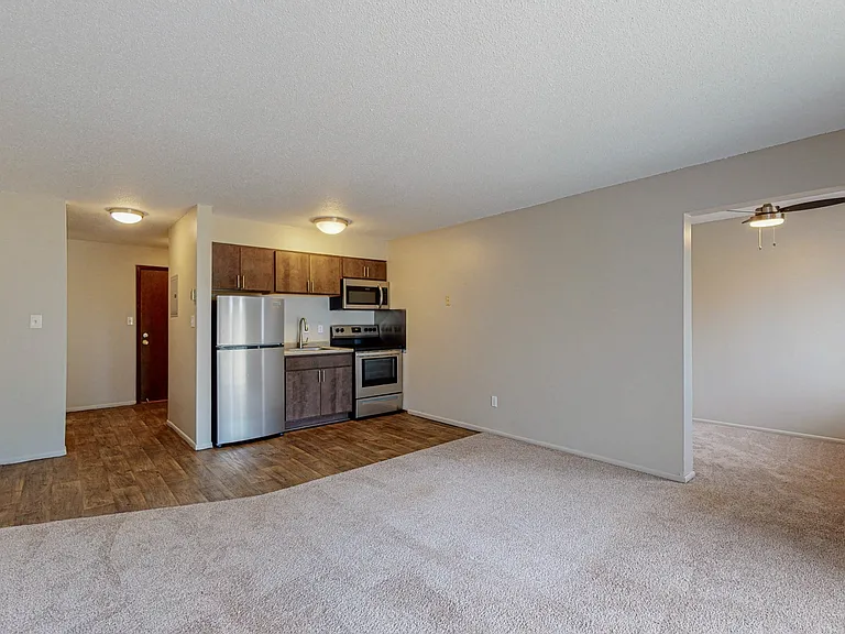 Oakdale Apartments — Photo 30