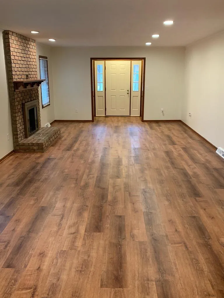 133 Castle Blvd — Photo 2