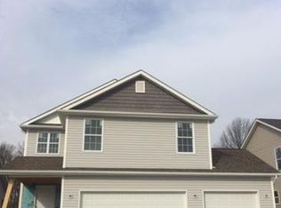 1535 N Parc Grove Ct, O'Fallon, IL 62269