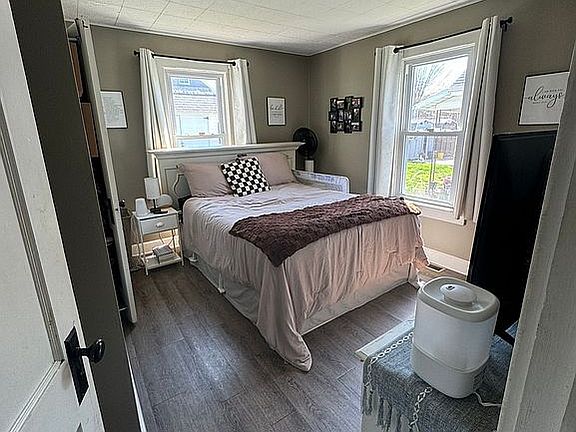 3rd image of 1522 Main St