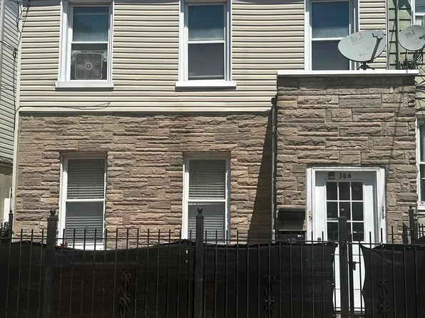 386 Union Street image 1 of 2