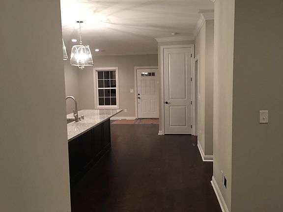 3rd image of 539 E Walnut St