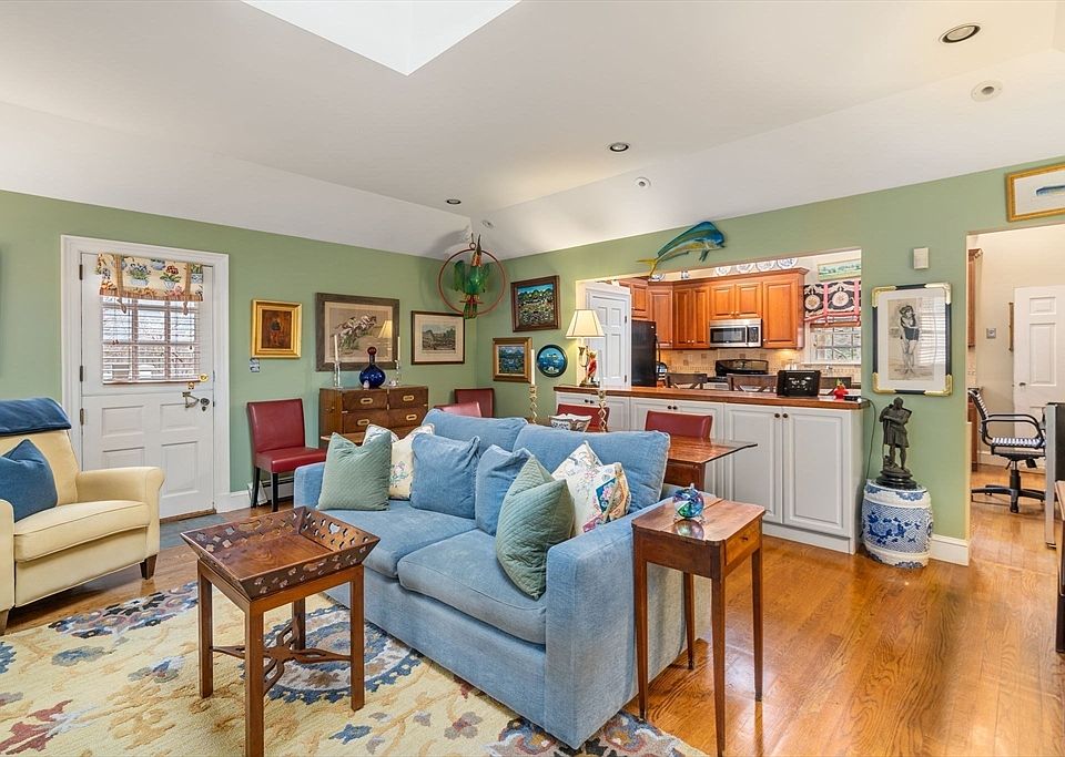 111 Village Ave, Dedham, MA 02026 Zillow