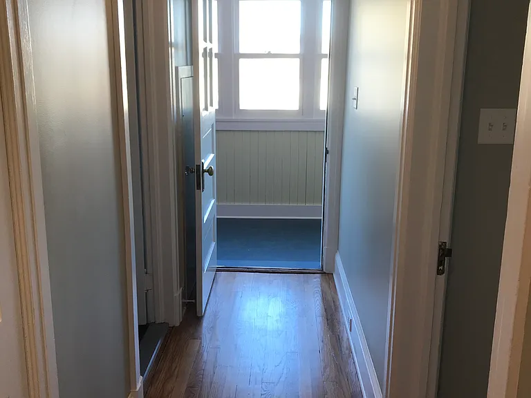 6 W Cecil St — Photo 27