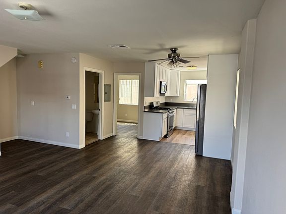 2nd image of 5227 Cahuenga Blvd #2