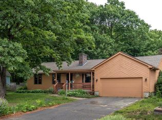 17 Carillon Cir, Easthampton, MA 01027