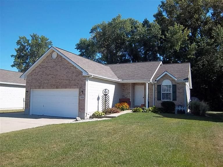 1st image of 709 Maxwell Ct